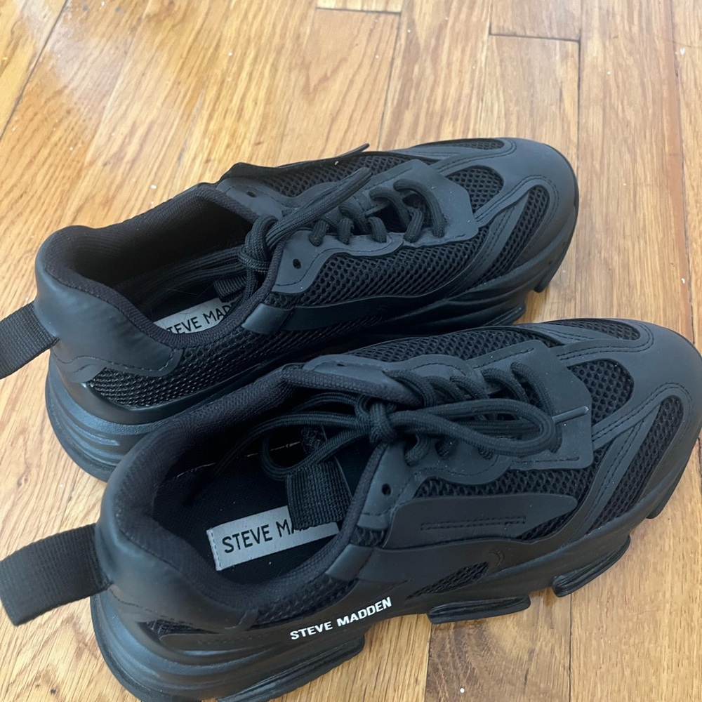Steve Madden Black Sneakers